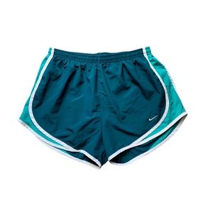 Nike Women’s Shorts Medium Green